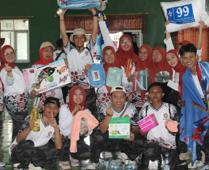 Jalan Sehat PGRI Tenjolaya Meriahkan HUT PGRI Ke-79 dan Hari Guru Nasional 2024