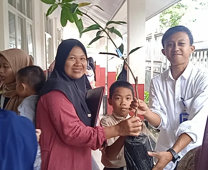 PKS Humas SMP PGRI Cikupa Bogor, Refan Badriyana, Sangat Bahagia Menjadi Bagian dari Program 10.000 Pohon