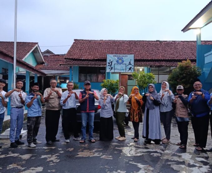 Optimalisasi Program Bank Sampah Induk Tenjolaya melalui Sinergi Karang Taruna, Pramuka, dan Pemerintah