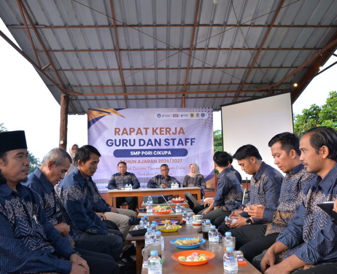 Rapat Kerja Guru dan Staf SMP PGRI Cikupa Bogor TA. 2026/2027